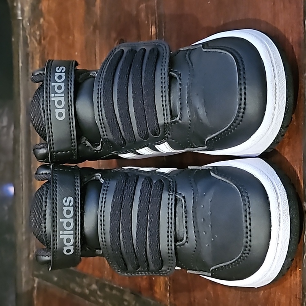 LIKE NEW! Adidas Hoops Mid Sneaker (Only worn 3 times)